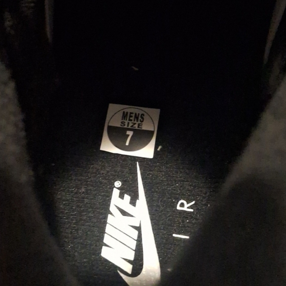 Air Jordan Retro 2 "Python" - Picture 2 of 3